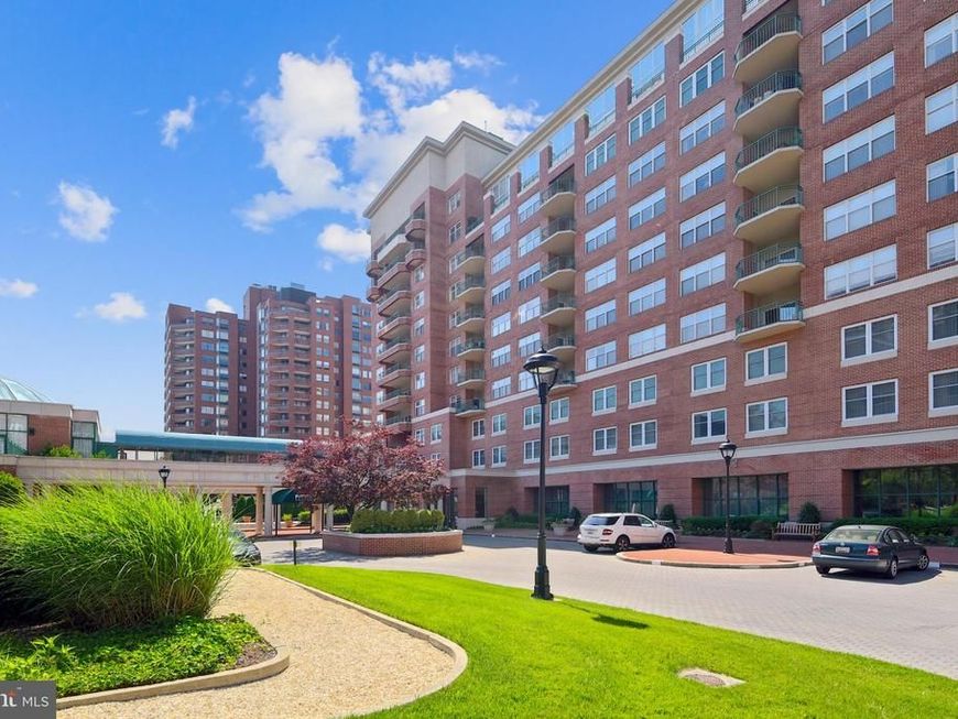3801 Canterbury Road, Unit 404, Baltimore, MD 21218 Main Photo