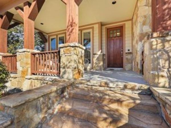 2201 Shakespeare Street, Carrollton, TX 75010