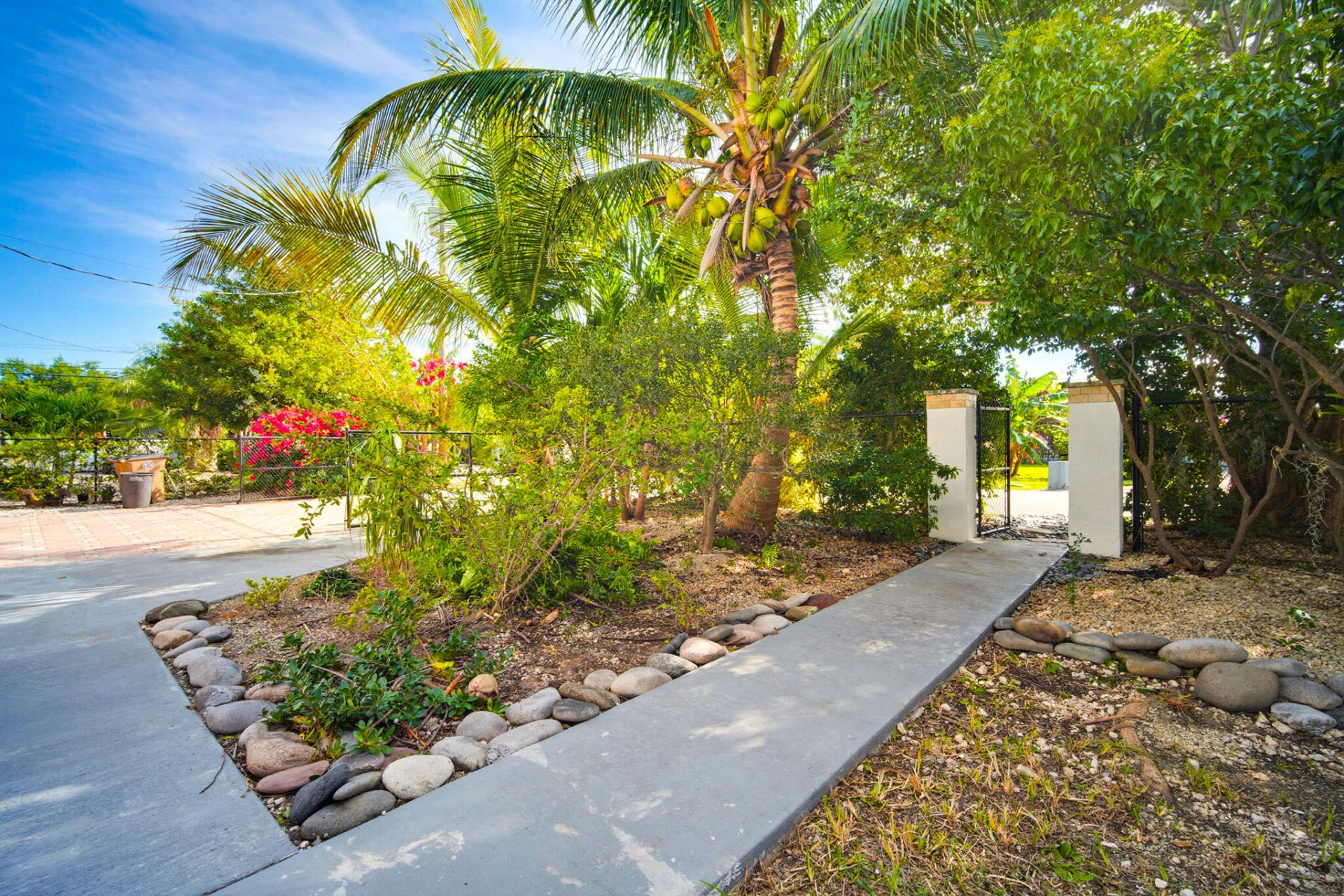 16941 Driftwood Lane, Sugarloaf, FL 33042 Photo