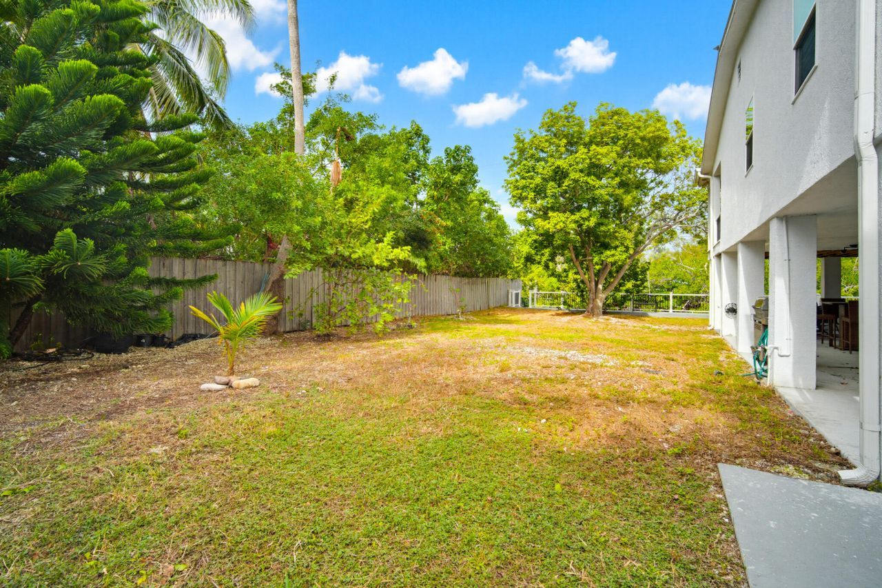 16941 Driftwood Lane, Sugarloaf, FL 33042 Photo