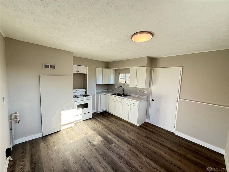 612 Kirkwood Drive, Fairborn, OH 45324 Photo 4