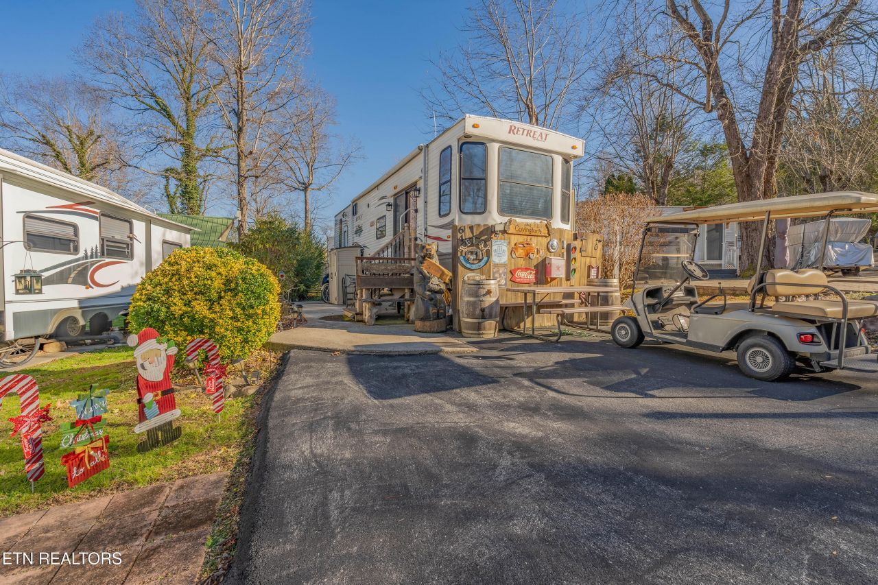 4229 E Parkway, Gatlinburg, TN 37738 Main Photo