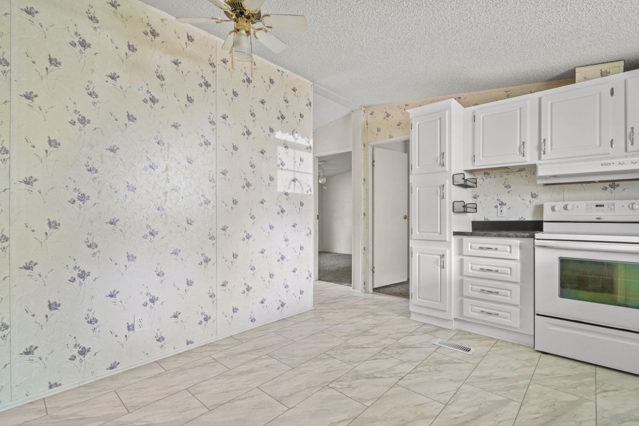 1029 Palm Dr. Photo 8