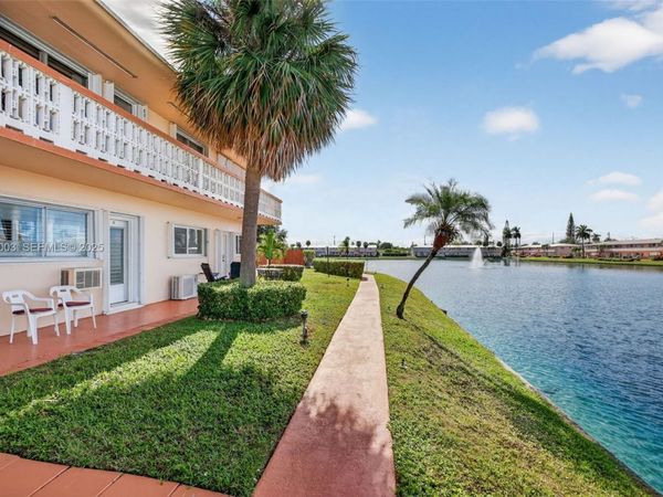 800 SW 10th Ter, Unit 11T, Hallandale Beach, FL 33009