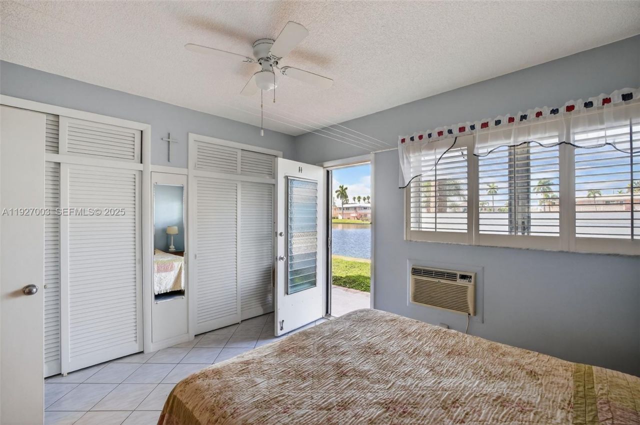 800 SW 10th Ter, Unit 11T, Hallandale Beach, FL 33009 Photo