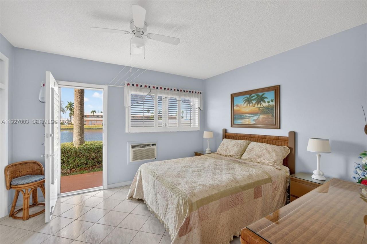 800 SW 10th Ter, Unit 11T, Hallandale Beach, FL 33009 Photo