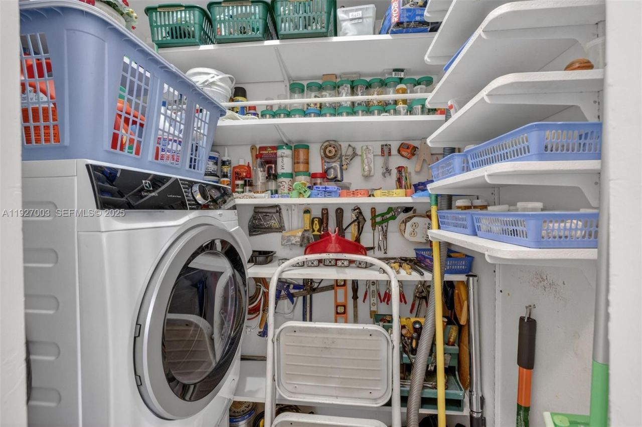 800 SW 10th Ter, Unit 11T, Hallandale Beach, FL 33009 Photo