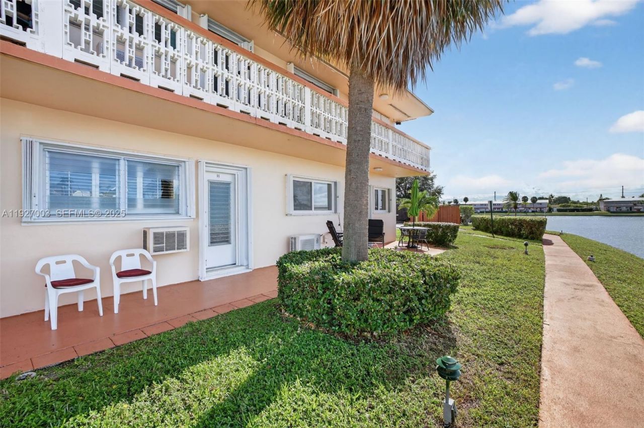 800 SW 10th Ter, Unit 11T, Hallandale Beach, FL 33009 Photo