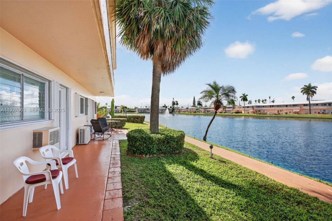 800 SW 10th Ter, Unit 11T, Hallandale Beach, FL 33009 Photo