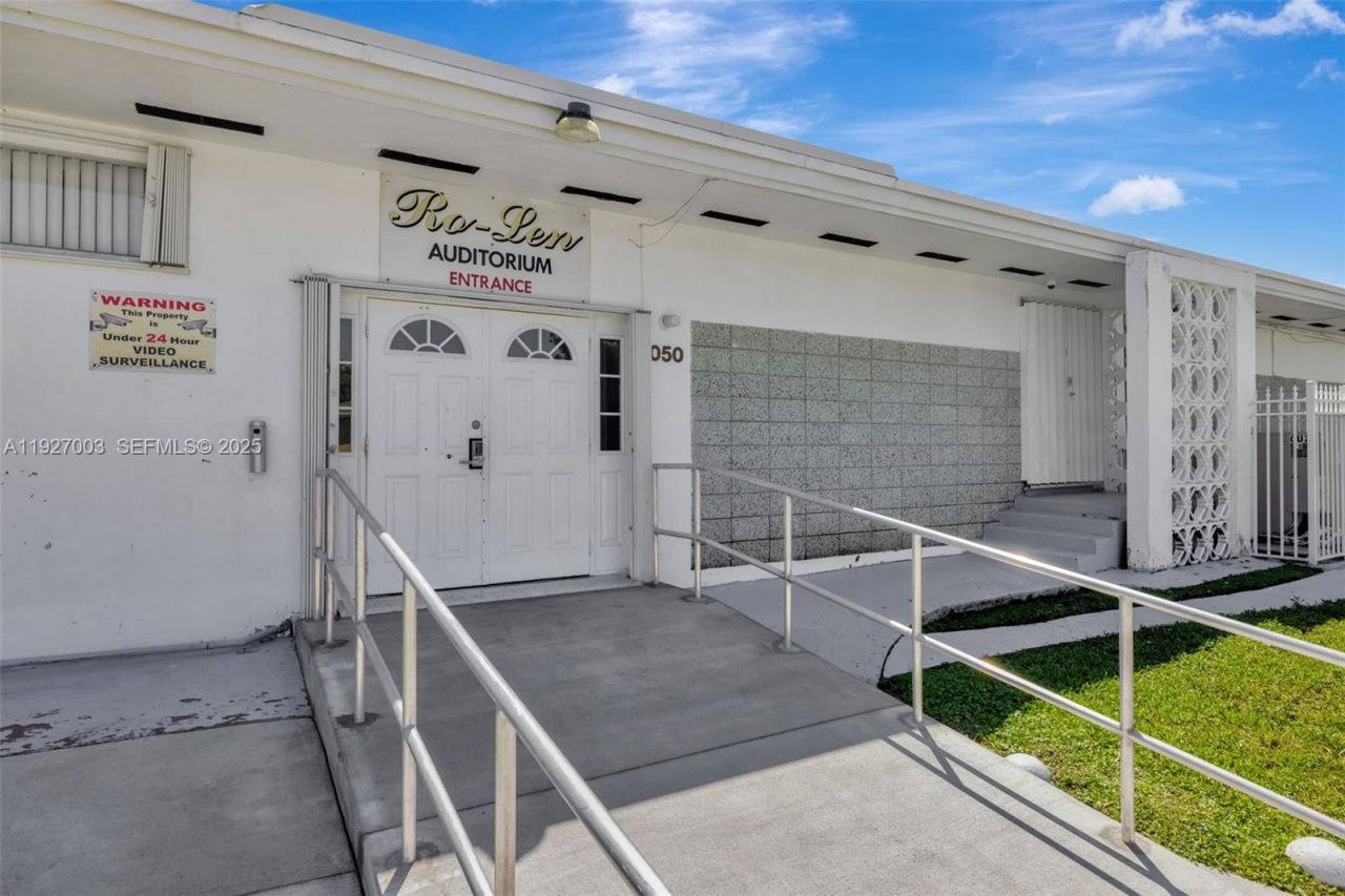 800 SW 10th Ter, Unit 11T, Hallandale Beach, FL 33009 Photo