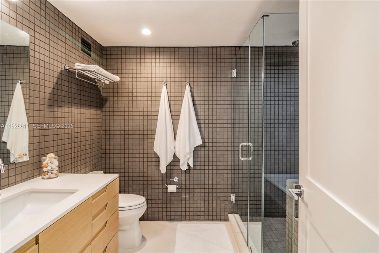 5255 Collins Ave, Unit 10A, Miami Beach, FL 33140 Photo