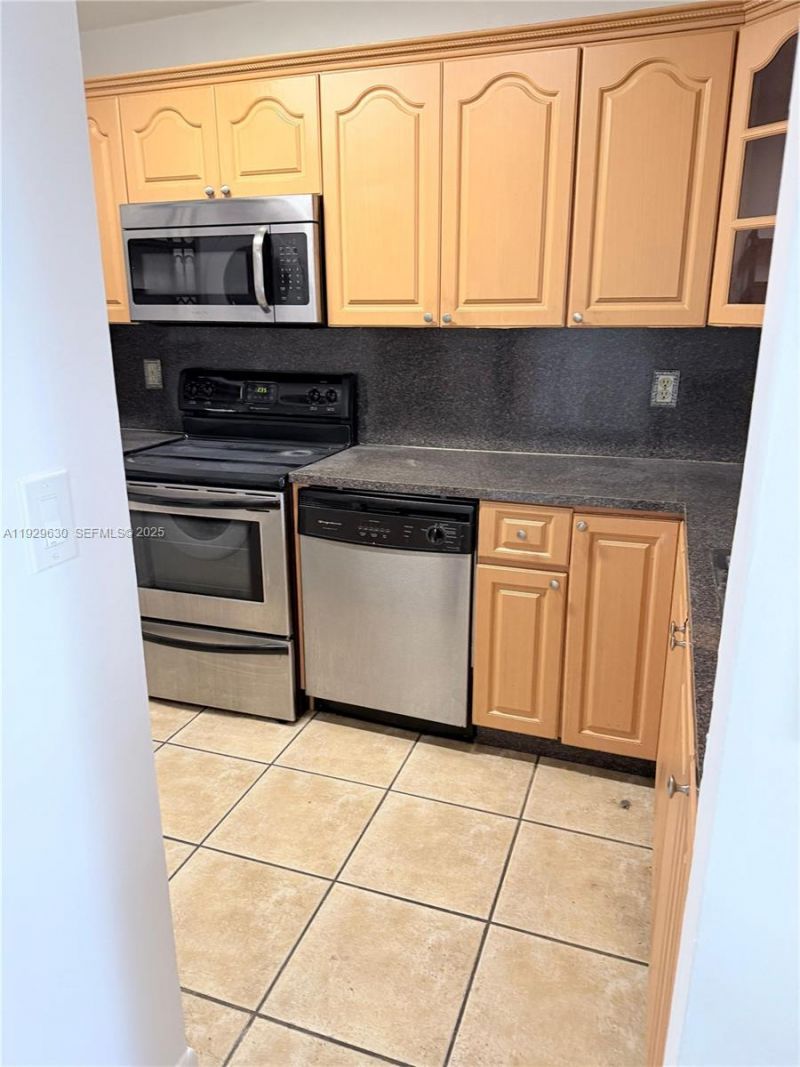 15312 SW 72nd St, Unit 21-12, Miami, FL 33193 Photo