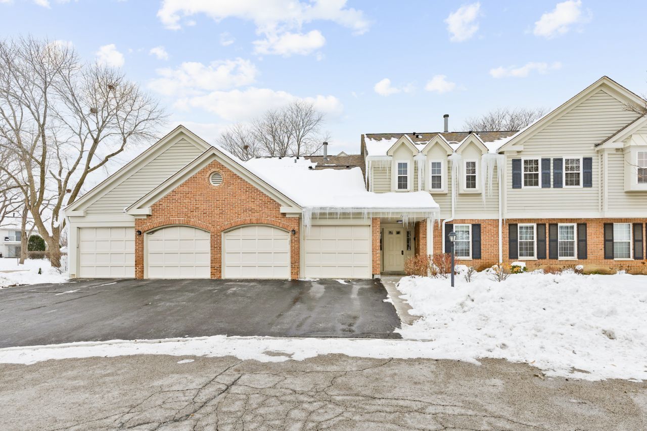 1600 Brittany Court, Unit C2, Wheeling, IL 60090 Main Photo