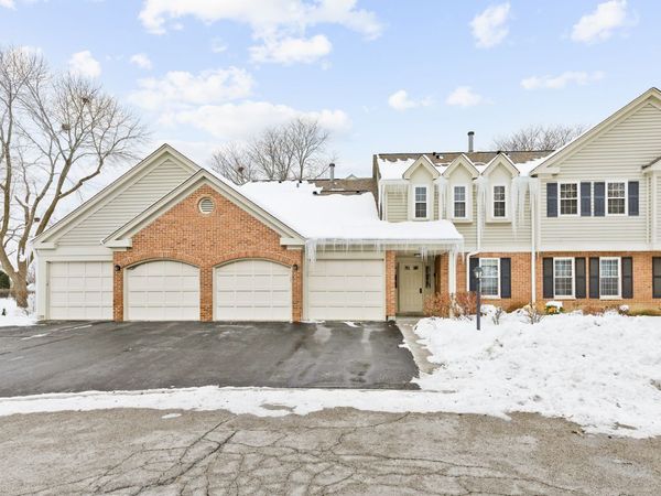 1600 Brittany Court, Unit C2, Wheeling, IL 60090