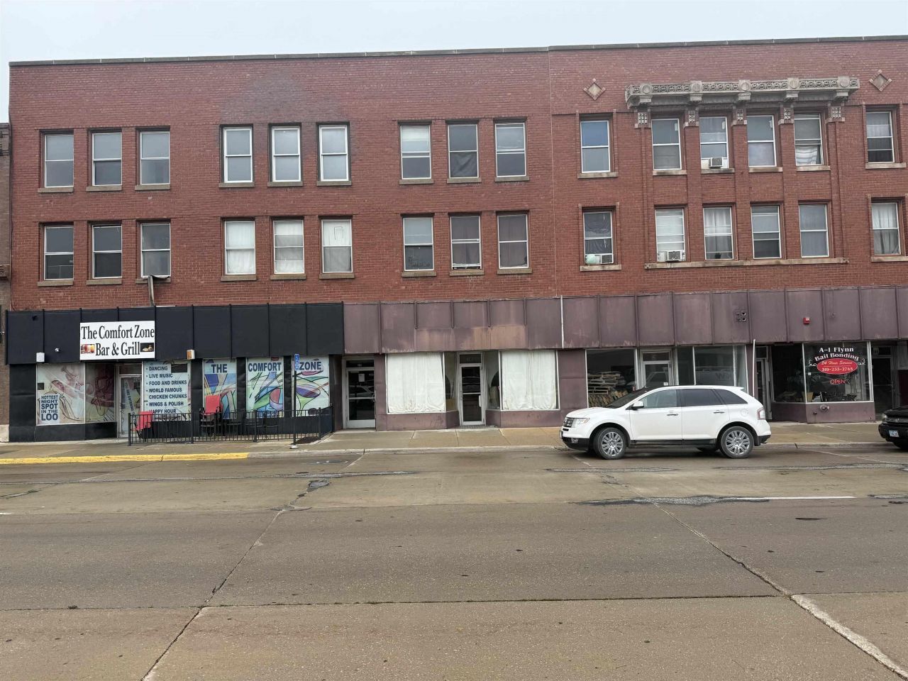 213-223 E 5th, Waterloo, IA 50703 Main Photo