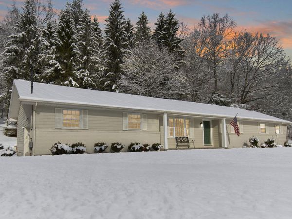 802 S Sewell St, Rainelle, WV 25962