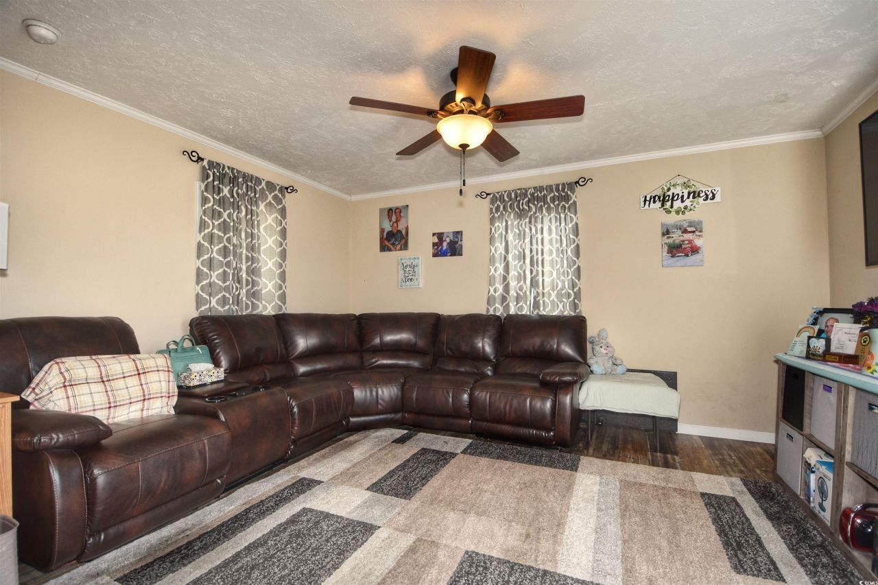 1502 Gardenia Ave. Photo 24