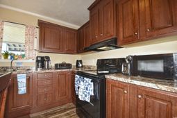 1502 Gardenia Ave. photo 4