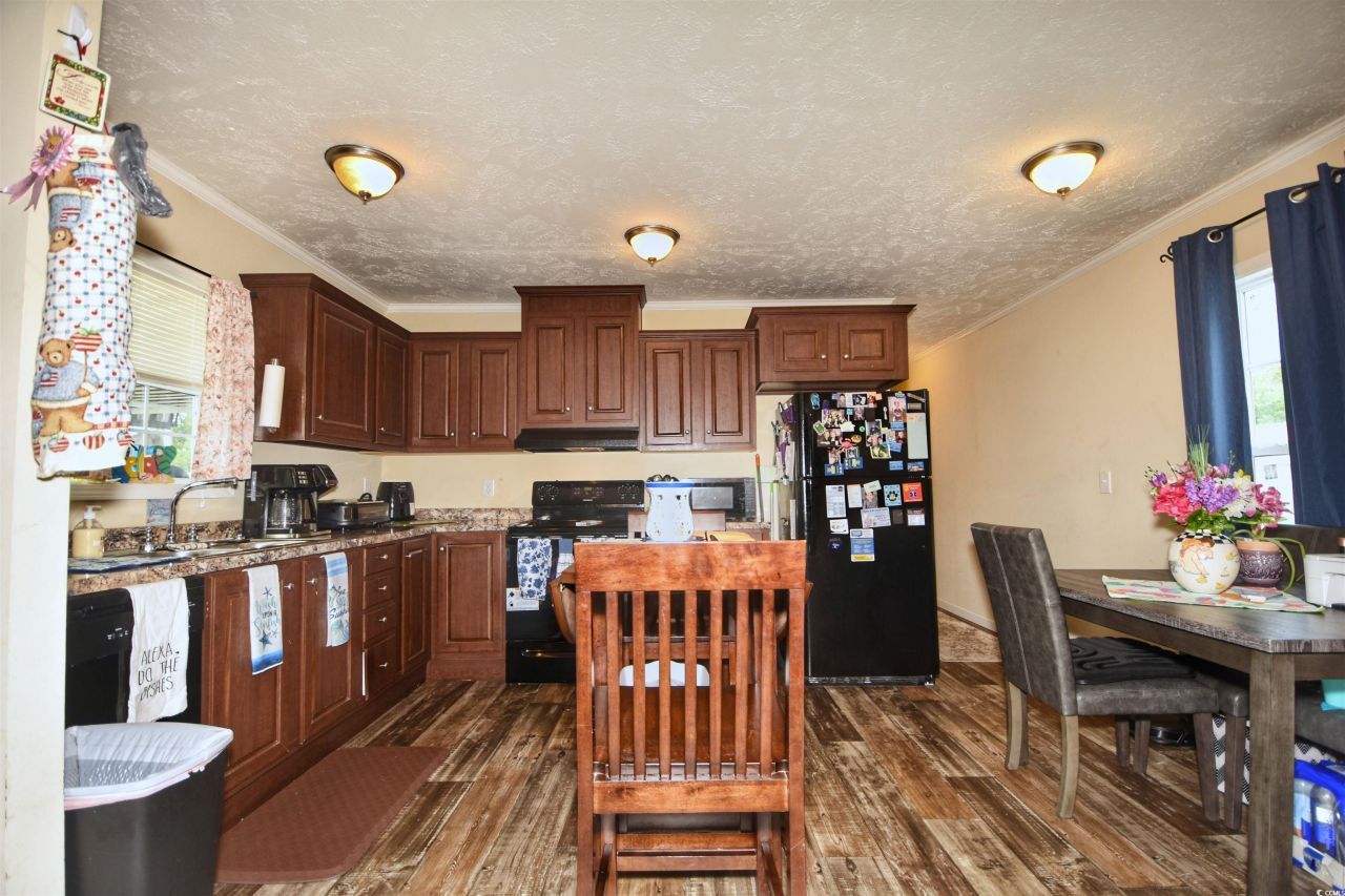 1502 Gardenia Ave. Photo 6