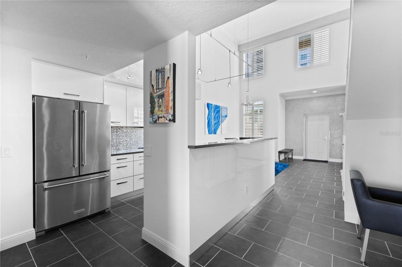 800 N Tamiami Trail, Unit 321, Sarasota, FL 34236 Photo