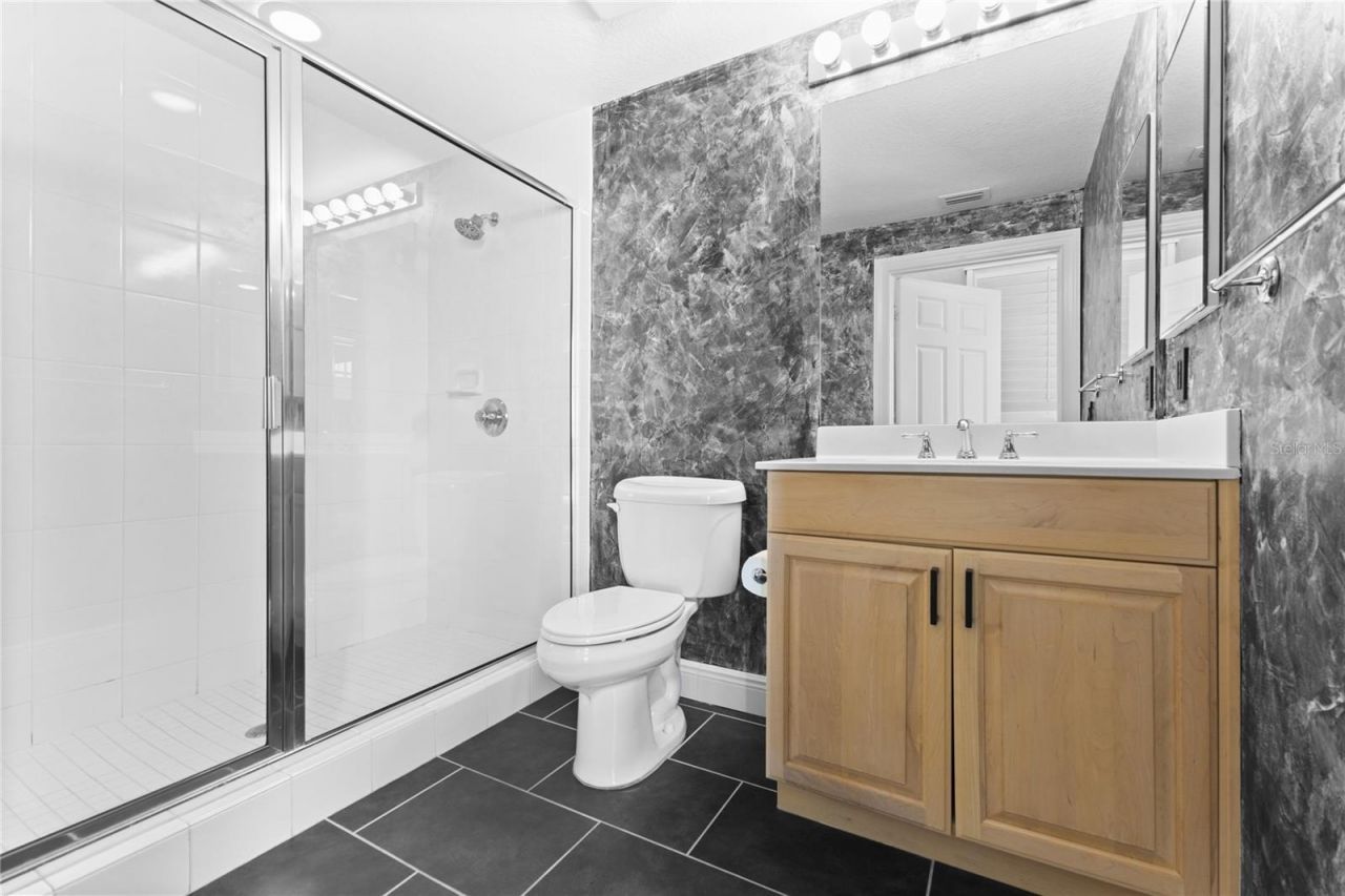 800 N Tamiami Trail, Unit 321, Sarasota, FL 34236 Photo