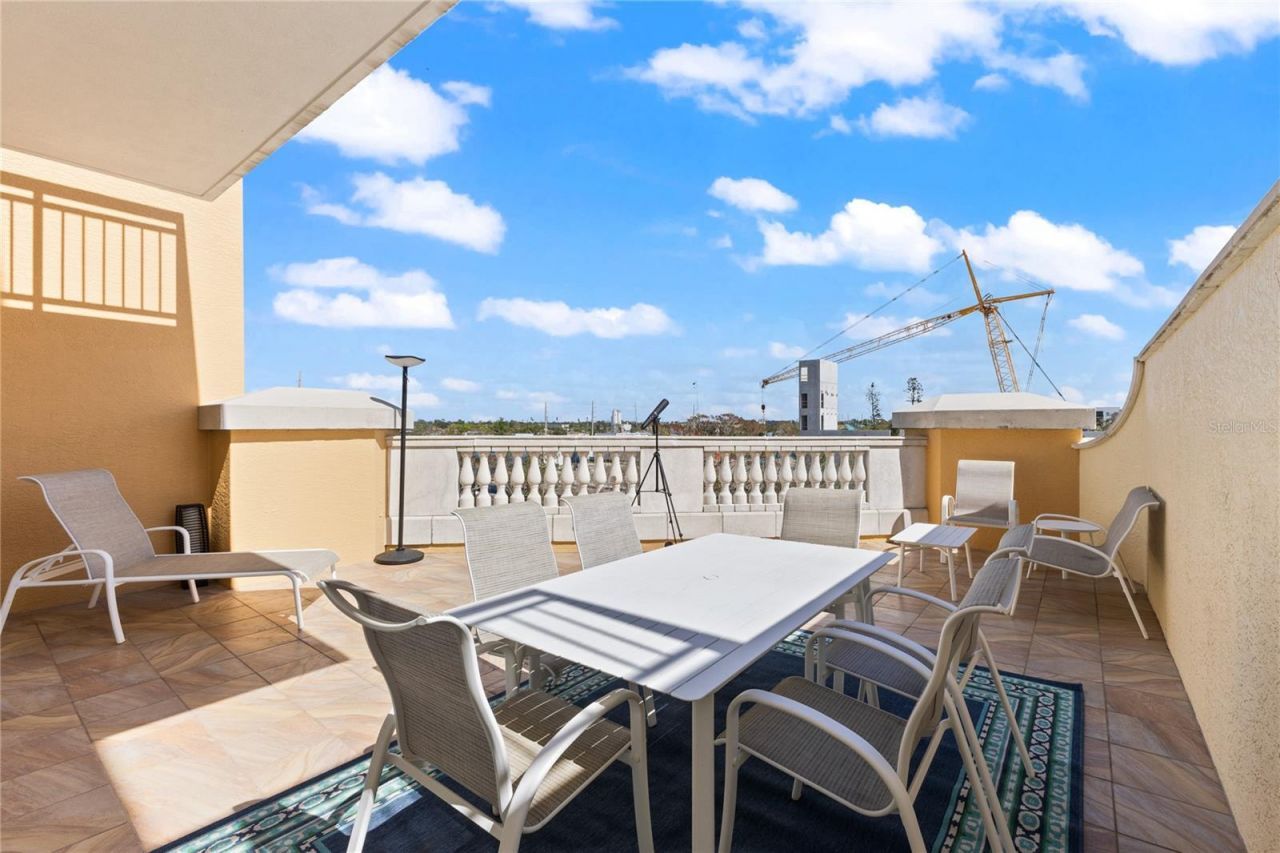800 N Tamiami Trail, Unit 321, Sarasota, FL 34236 Photo