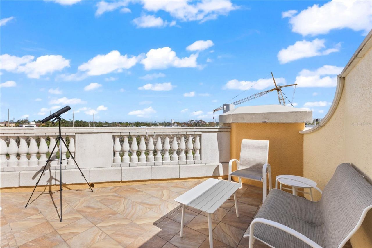 800 N Tamiami Trail, Unit 321, Sarasota, FL 34236 Photo