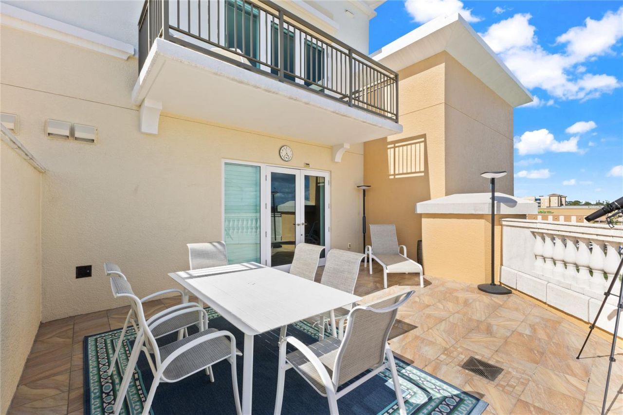 800 N Tamiami Trail, Unit 321, Sarasota, FL 34236 Photo