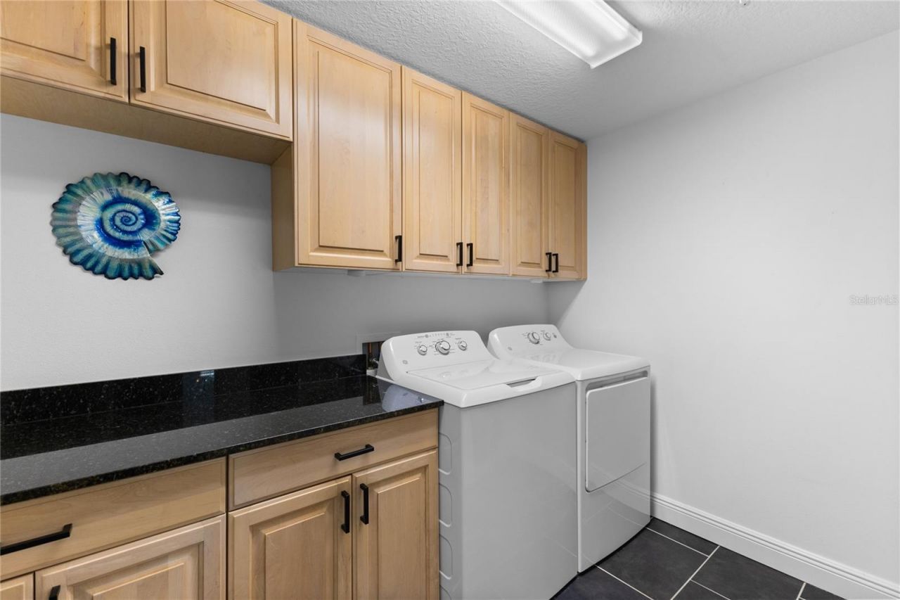 800 N Tamiami Trail, Unit 321, Sarasota, FL 34236 Photo
