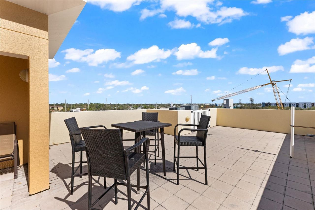 800 N Tamiami Trail, Unit 321, Sarasota, FL 34236 Photo