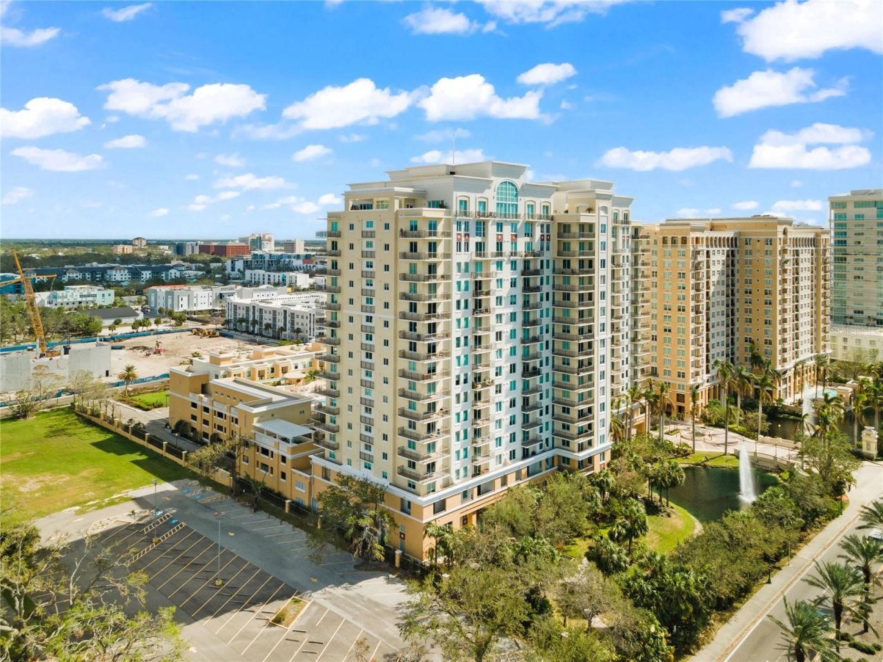 800 N Tamiami Trail, Unit 321, Sarasota, FL 34236 Photo