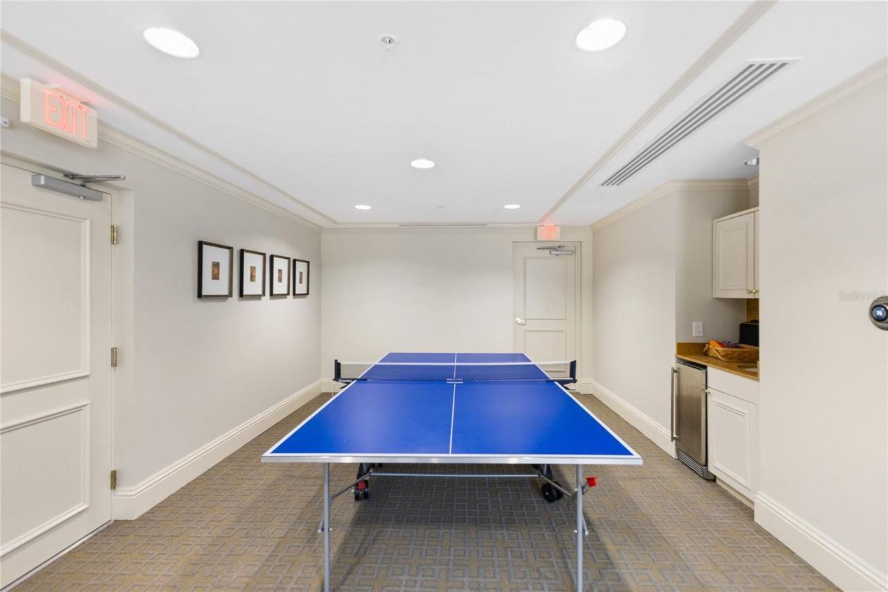 800 N Tamiami Trail, Unit 321, Sarasota, FL 34236 Photo