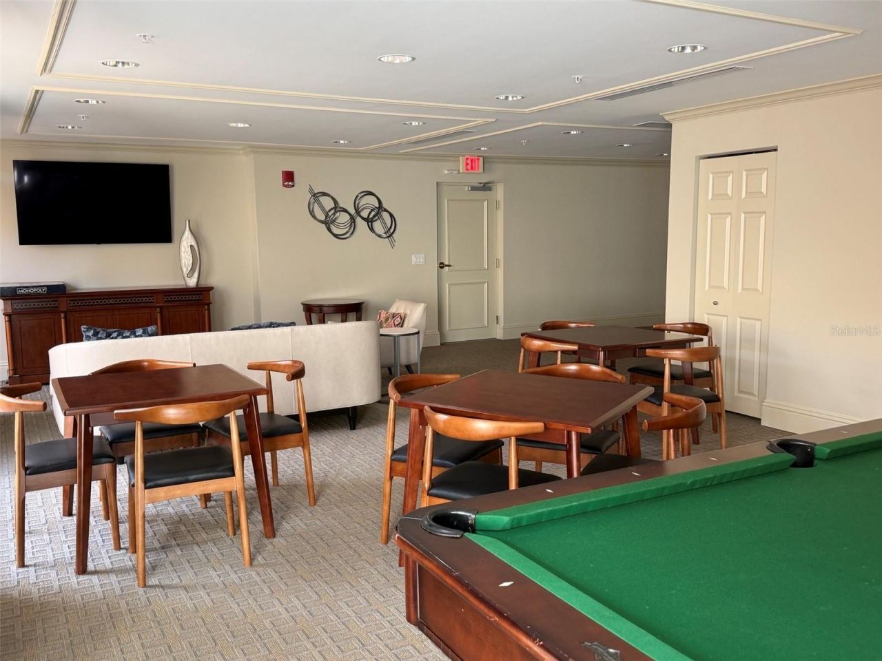 800 N Tamiami Trail, Unit 321, Sarasota, FL 34236 Photo