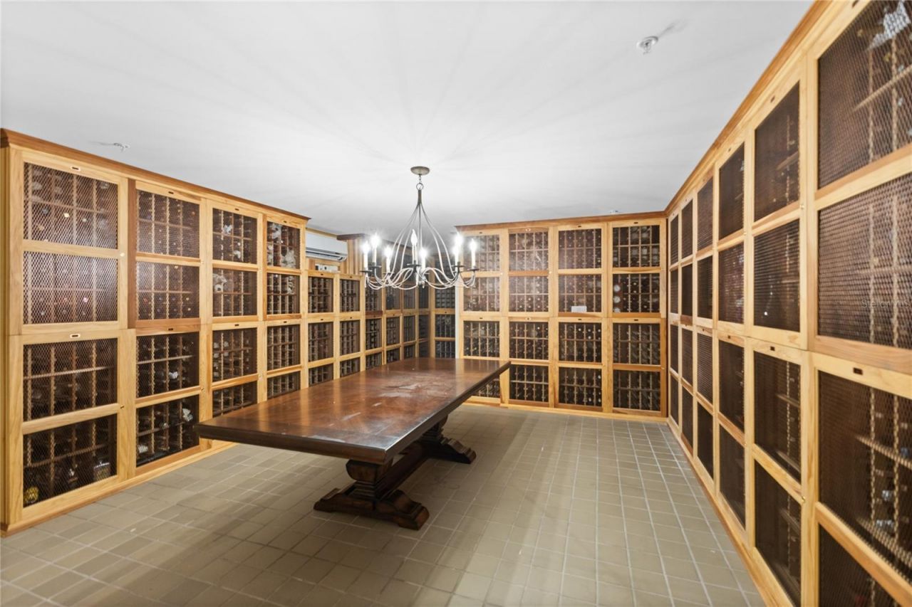 800 N Tamiami Trail, Unit 321, Sarasota, FL 34236 Photo