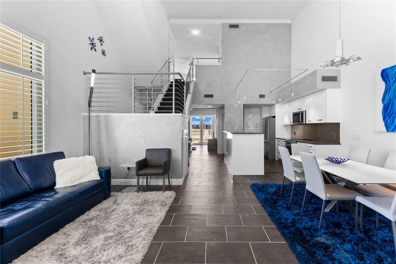800 N Tamiami Trail, Unit 321, Sarasota, FL 34236 Photo
