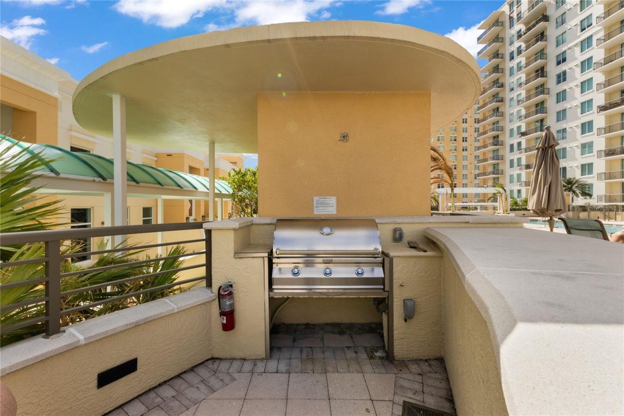 800 N Tamiami Trail, Unit 321, Sarasota, FL 34236 Photo