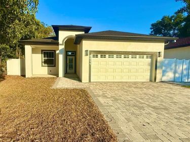 8511 N NEWPORT AVENUE, TAMPA, FL 33604