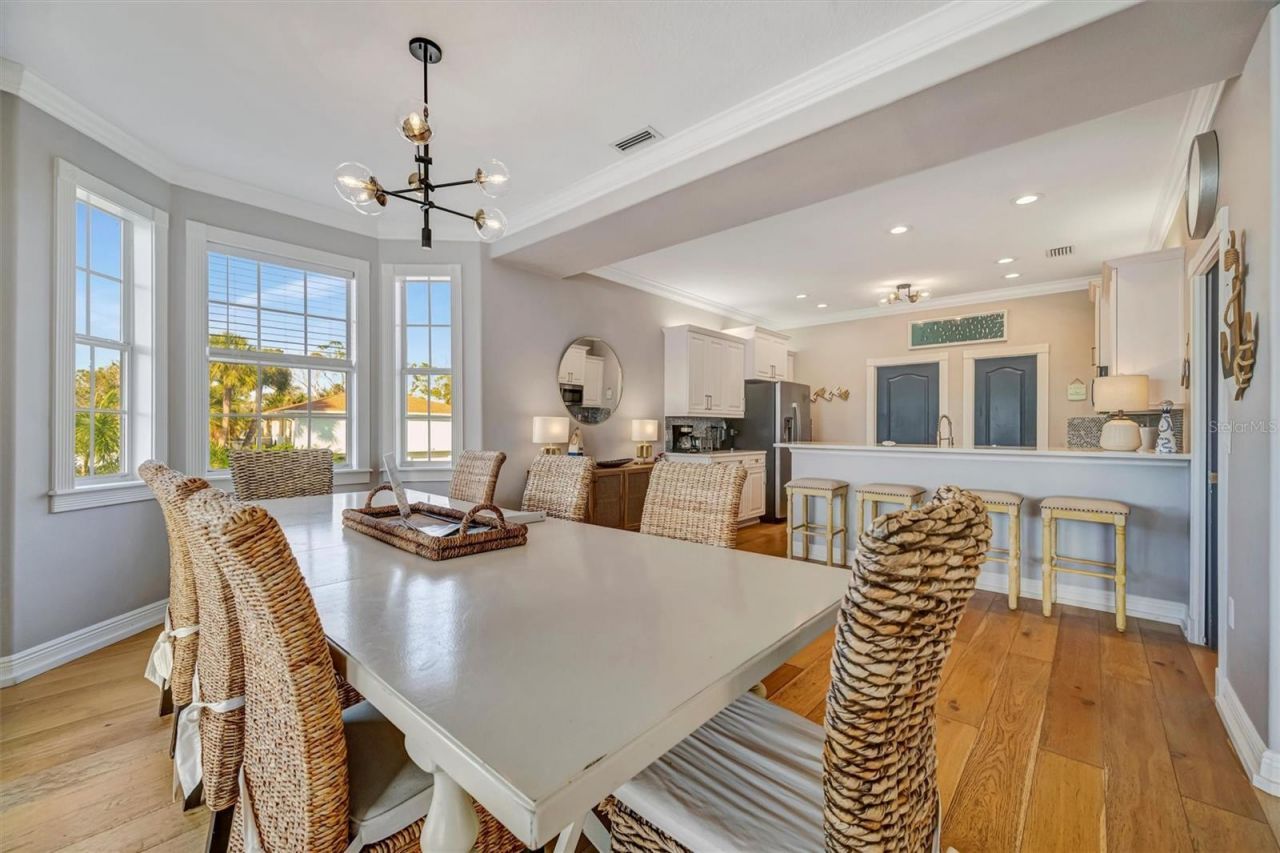 303 58th Street, Holmes Beach, FL 34217 Photo