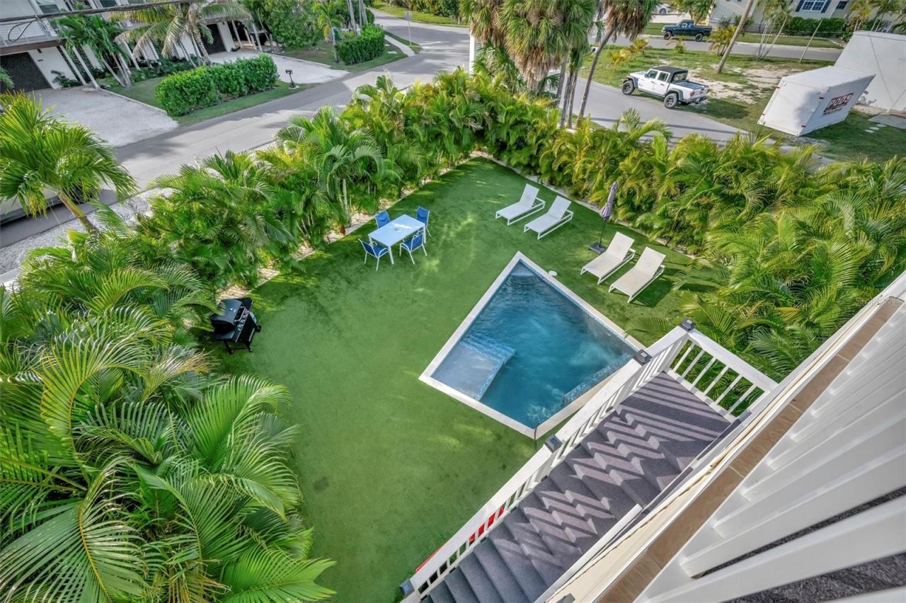 303 58th Street, Holmes Beach, FL 34217 Photo