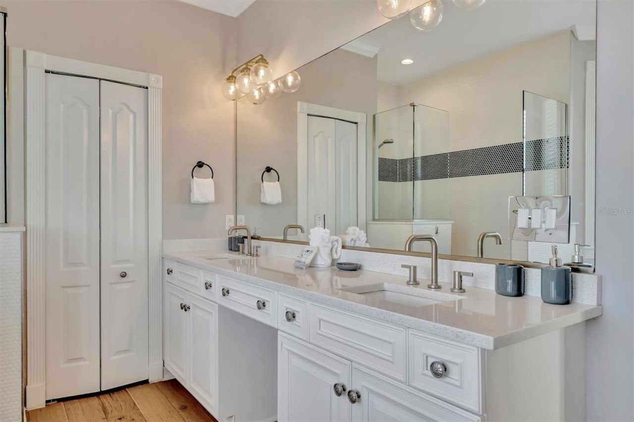 303 58th Street, Holmes Beach, FL 34217 Photo