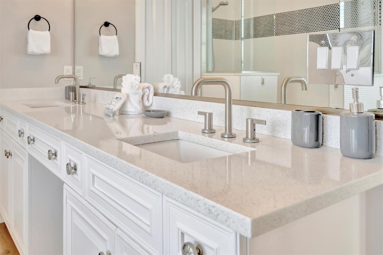 303 58th Street, Holmes Beach, FL 34217 Photo