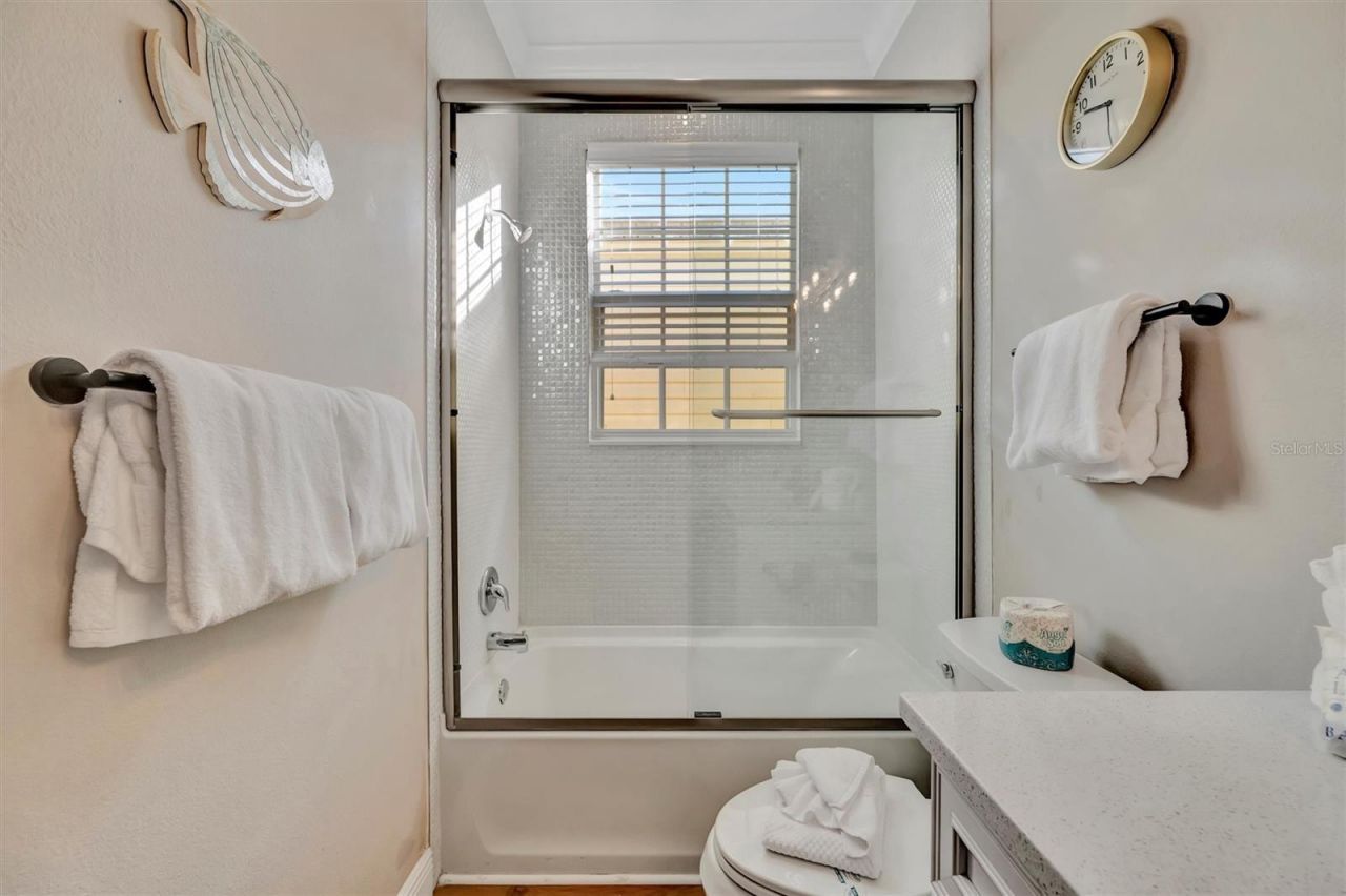 303 58th Street, Holmes Beach, FL 34217 Photo