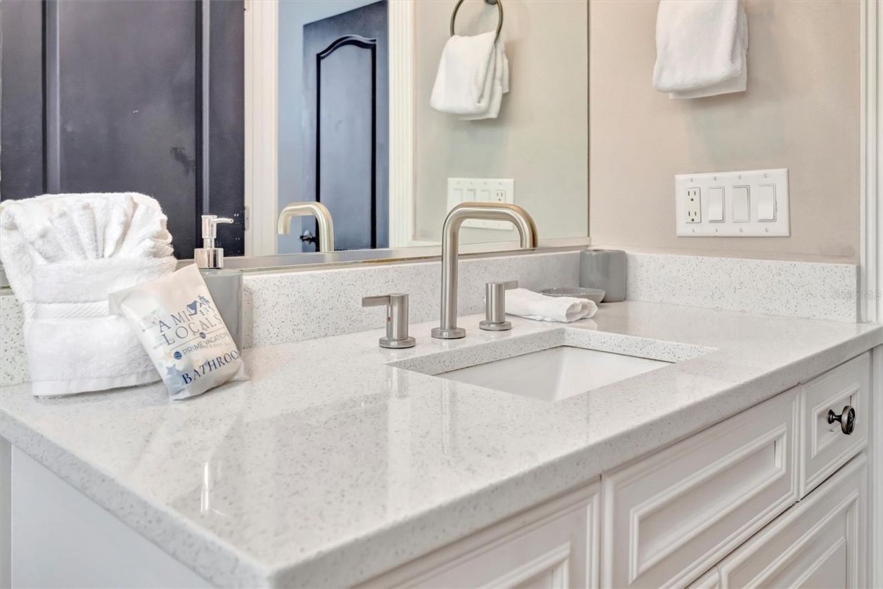 303 58th Street, Holmes Beach, FL 34217 Photo