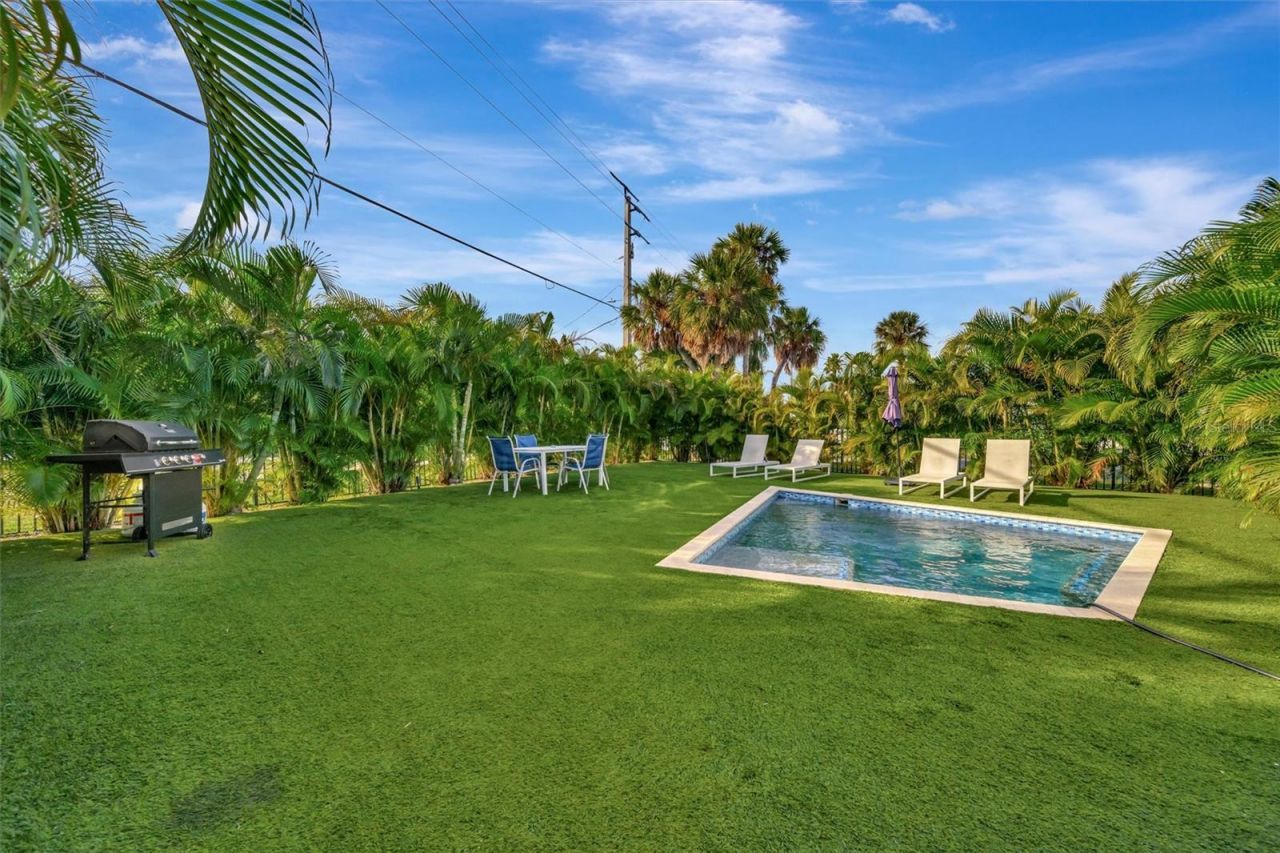 303 58th Street, Holmes Beach, FL 34217 Photo