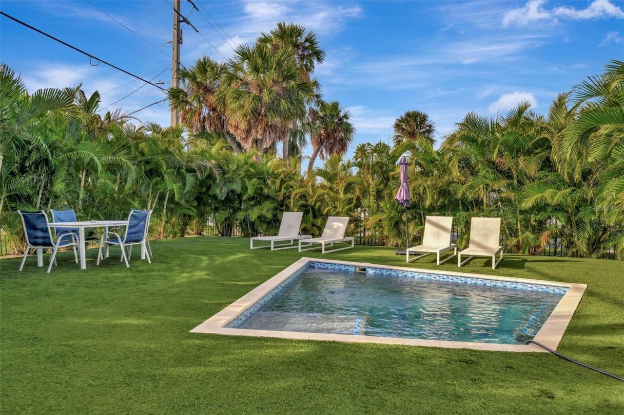 303 58th Street, Holmes Beach, FL 34217 Photo