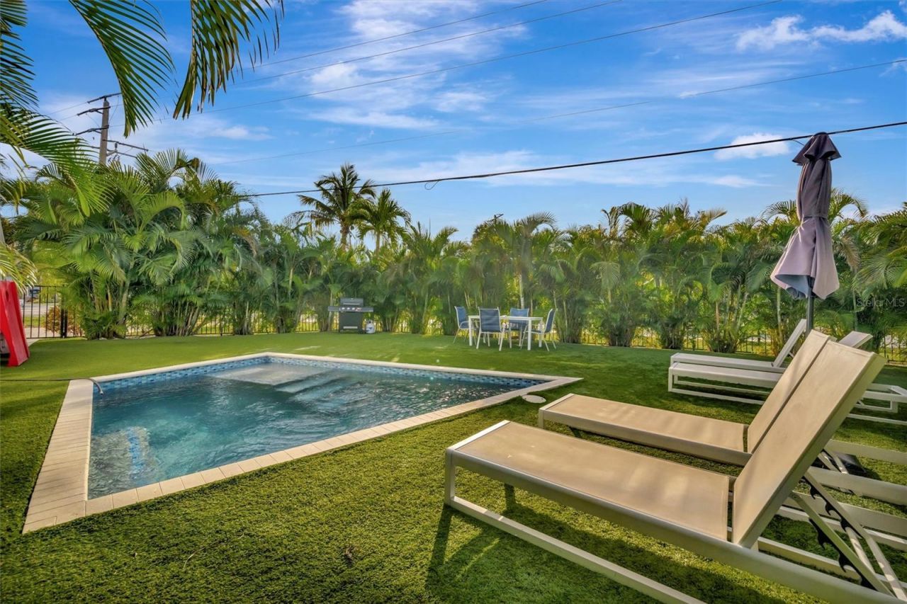 303 58th Street, Holmes Beach, FL 34217 Photo