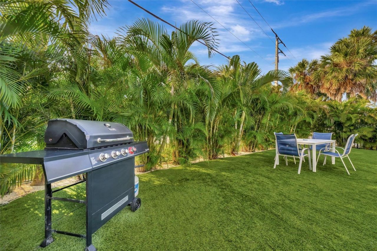 303 58th Street, Holmes Beach, FL 34217 Photo