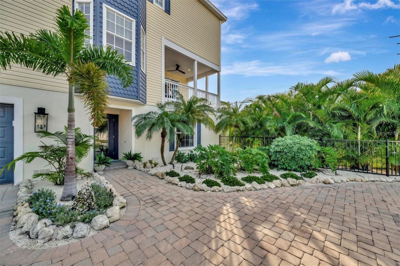 303 58th Street, Holmes Beach, FL 34217 Photo