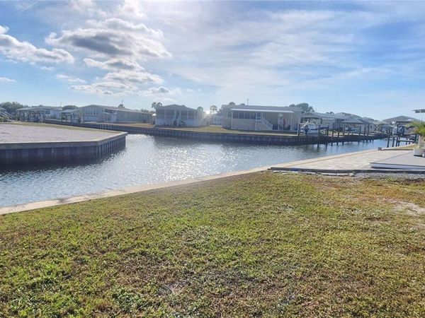 158 S SAINT THOMAS CIRCLE, APOLLO BEACH, FL 33572