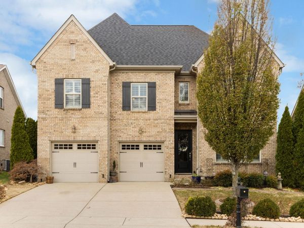 2017 Devonwood Ln, Thompsons Station, TN 37179